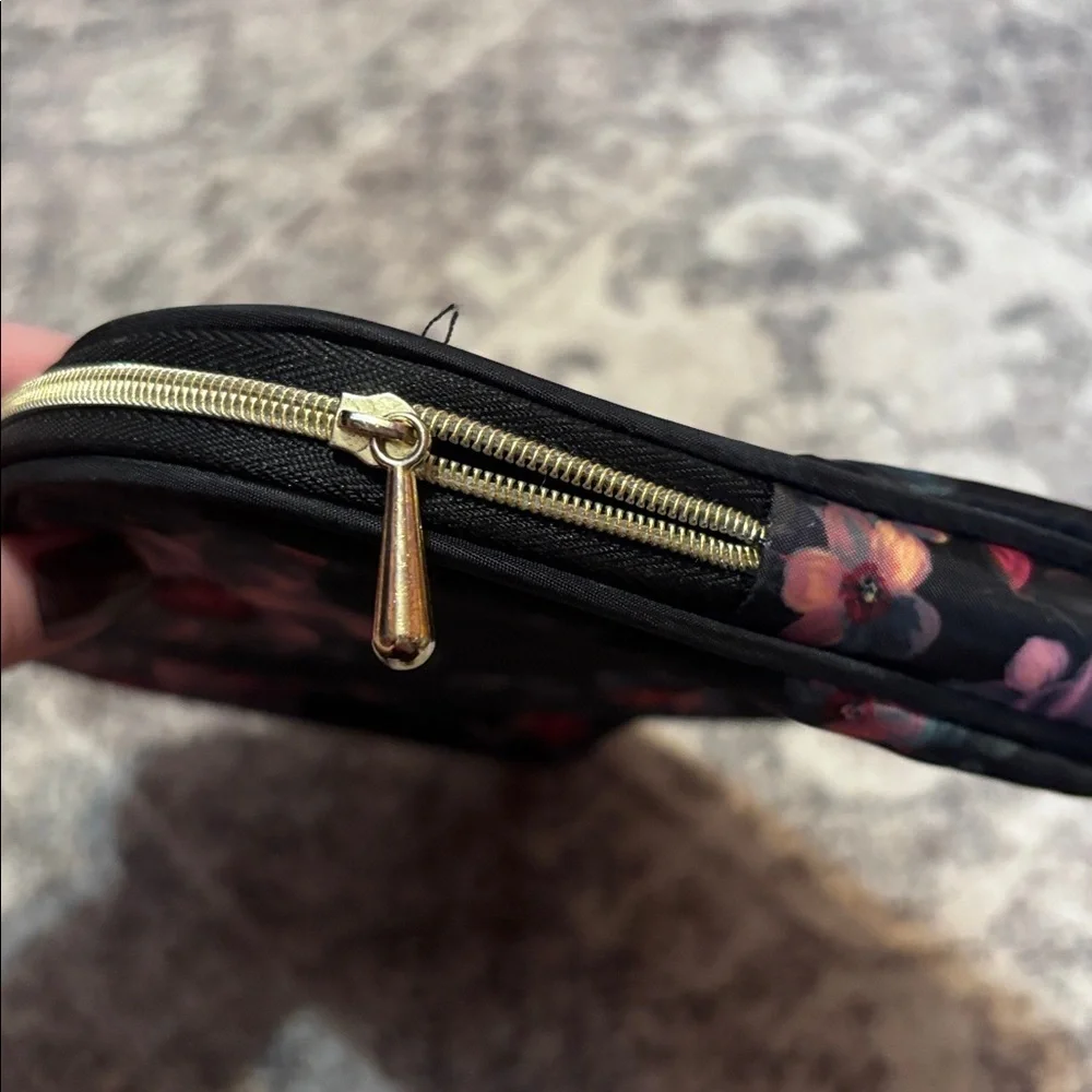 N/A gold zipper